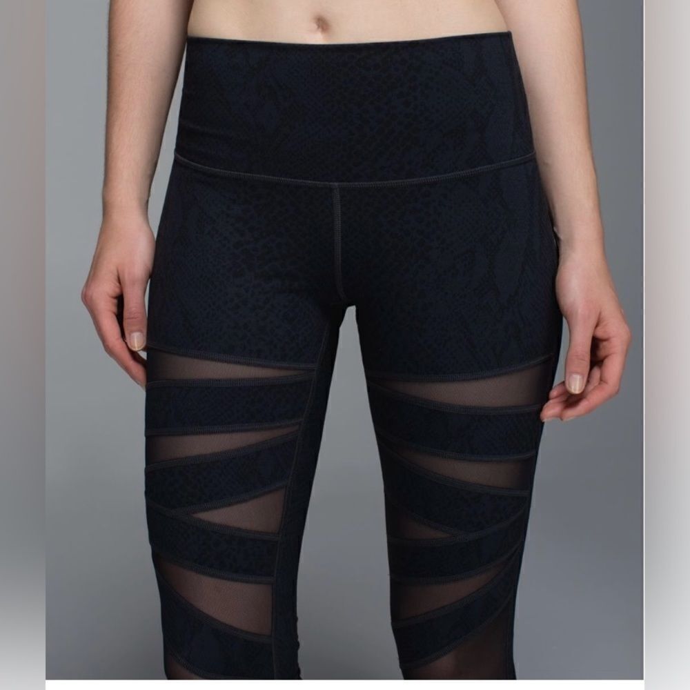 Lululemon High Times Tech Mesh - Picture 5 of 5